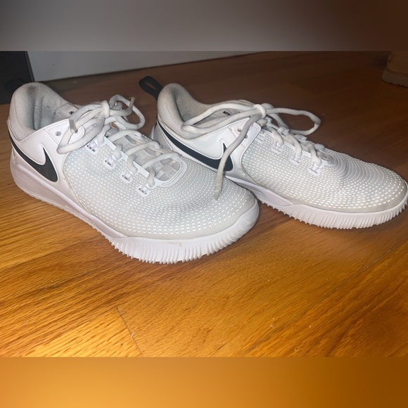 Nike Woman’s Volleyball Shoes - Picture 3 of 3